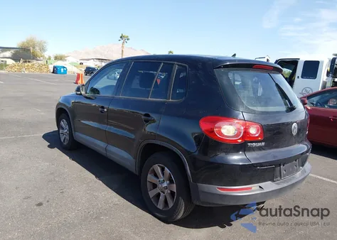 2010 Volkswagen Tiguan S z USA, uszkodzony, nr VIN WVGAV7AX9AW516717